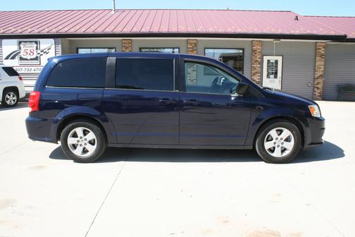 Blue 2013 Dodge Grand Caravan SE