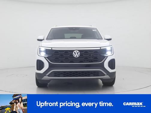 White 2024 Volkswagen Atlas Cross Sport SE w/Tech