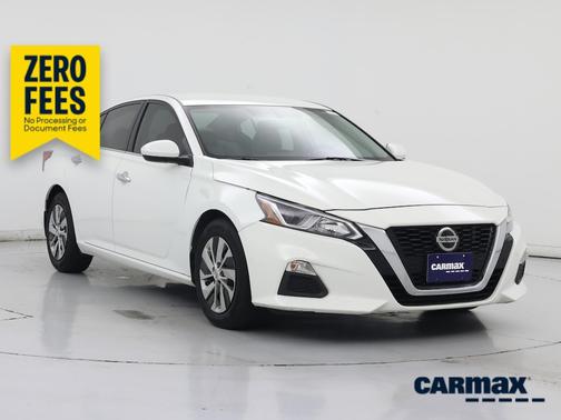 White 2019 Nissan Altima S