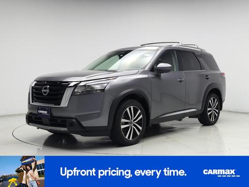 Gray 2023 Nissan Pathfinder Platinum