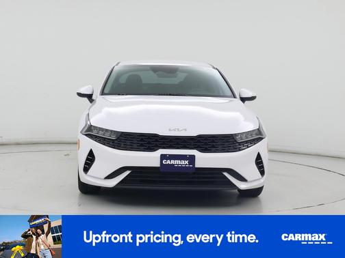 White 2022 Kia K5 LX