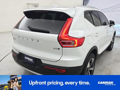 White 2023 Volvo XC40 B5 Plus Bright Theme