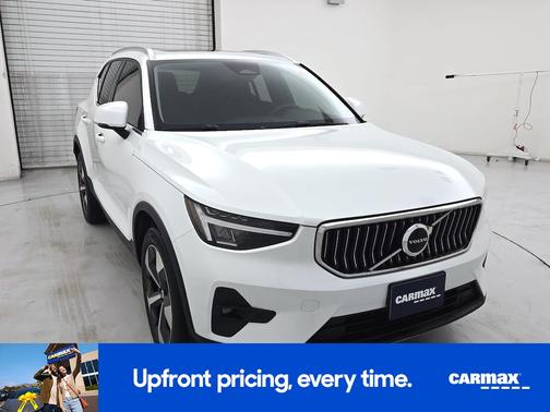 White 2023 Volvo XC40 B5 Plus Bright Theme
