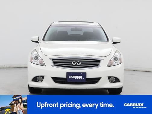 White 2015 INFINITI Q40