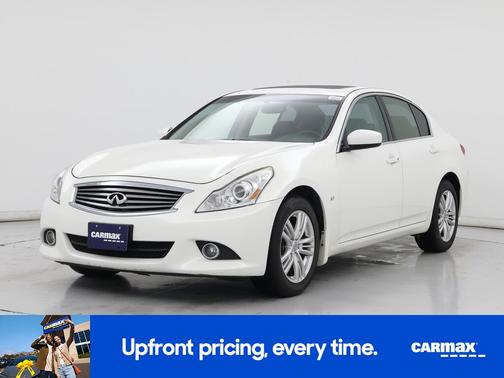 White 2015 INFINITI Q40
