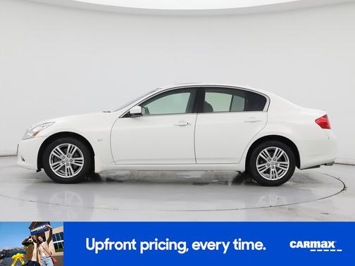 White 2015 INFINITI Q40