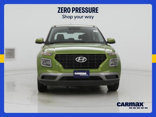 Green 2023 Hyundai VENUE SE