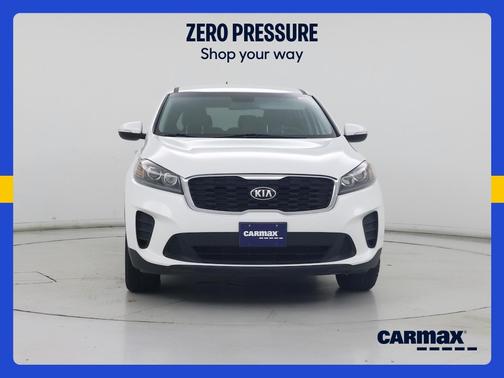 White 2020 Kia Sorento LX