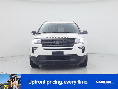 White 2018 Ford Explorer XLT