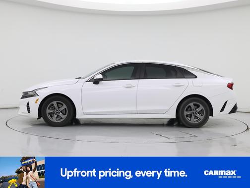 White 2023 Kia K5 LXS