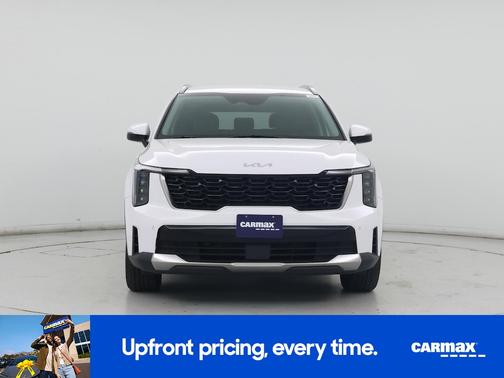 White 2024 Kia Sorento S