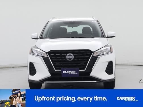 White 2024 Nissan Kicks SV