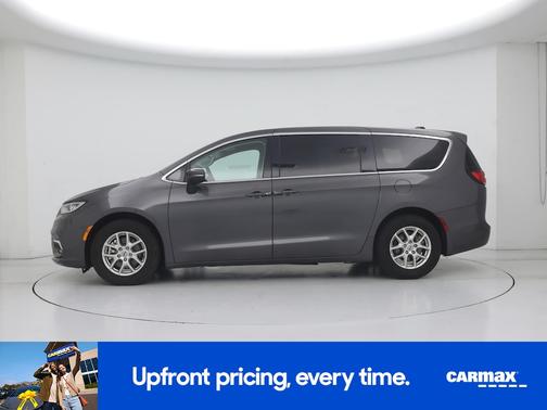 Gray 2023 Chrysler Pacifica Touring L