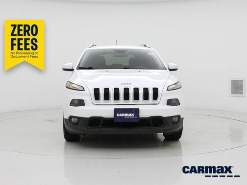 White 2018 Jeep Cherokee Latitude Plus