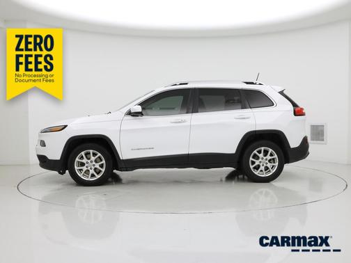 White 2018 Jeep Cherokee Latitude Plus