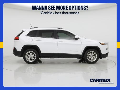 White 2018 Jeep Cherokee Latitude Plus