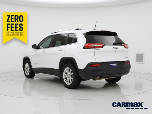 White 2018 Jeep Cherokee Latitude Plus
