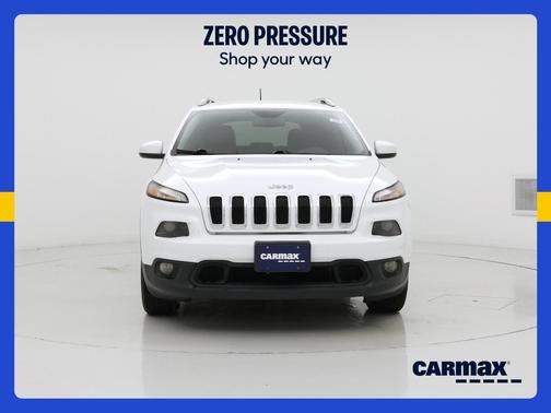 White 2018 Jeep Cherokee Latitude Plus