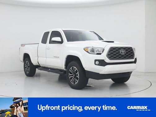 White 2022 Toyota Tacoma SR5