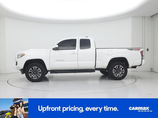 White 2022 Toyota Tacoma SR5