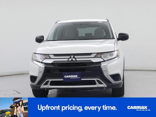 White 2020 Mitsubishi Outlander ES
