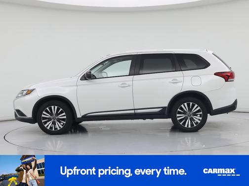 White 2020 Mitsubishi Outlander ES