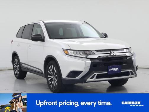 White 2020 Mitsubishi Outlander ES