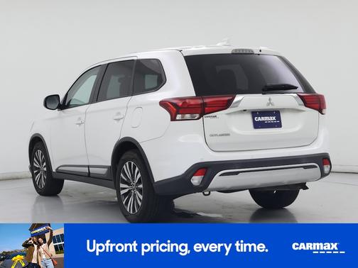 White 2020 Mitsubishi Outlander ES