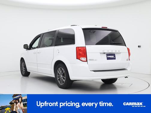 White 2017 Dodge Grand Caravan SXT