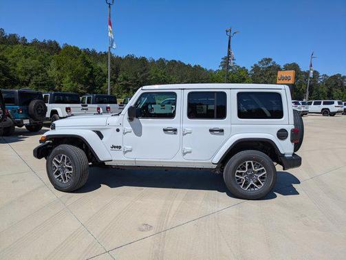 2025 Jeep Wrangler 4-Door Sahara 4x4