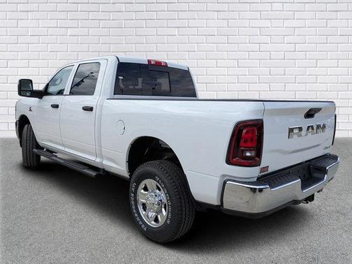 2026 RAM 2500 Tradesman Crew Cab 4x4 6'4' Box