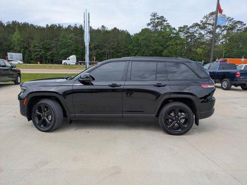 2024 Jeep Grand Cherokee Altitude