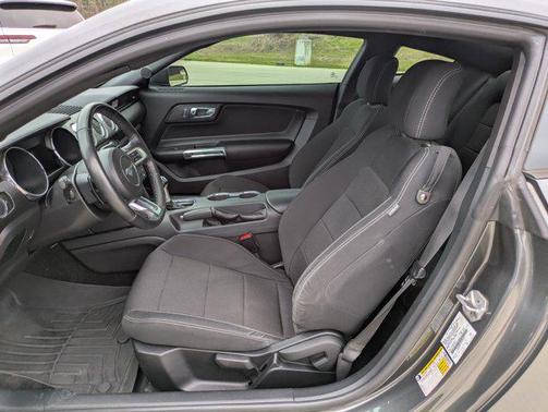 2017 Ford Mustang V6