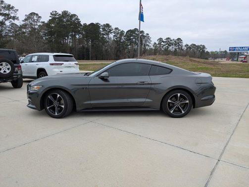 2017 Ford Mustang V6