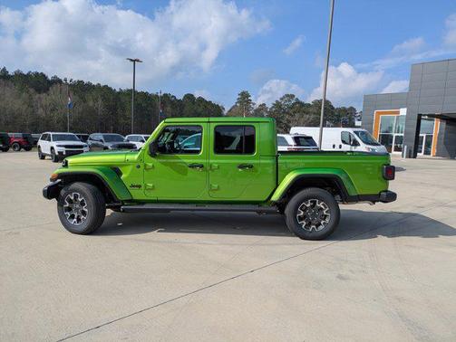 2026 Jeep Gladiator Sahara 4x4