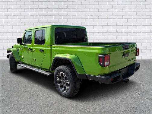2026 Jeep Gladiator Sahara 4x4
