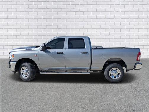 2023 RAM 2500 Tradesman Crew Cab 4x4 6'4' Box