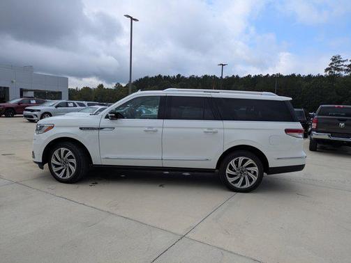 2023 Lincoln Navigator Reserve