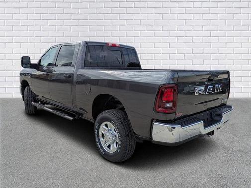 2026 RAM 2500 Tradesman Crew Cab 4x4 6'4' Box