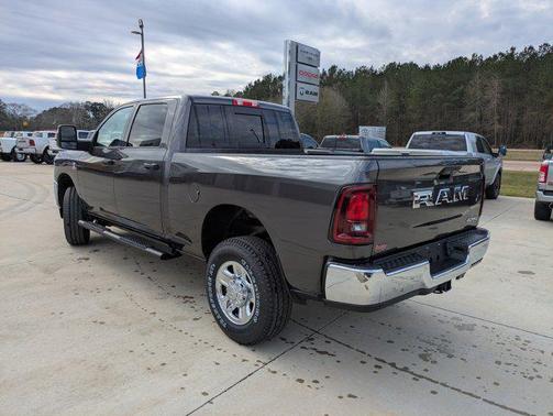 2026 RAM 2500 Tradesman Crew Cab 4x4 6'4' Box