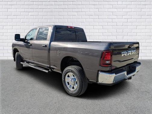 2025 RAM 2500 Tradesman Crew Cab 4x4 6'4' Box