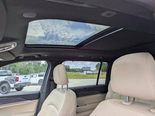 Bright White Clearcoat 2025 Jeep Grand Cherokee L Limited