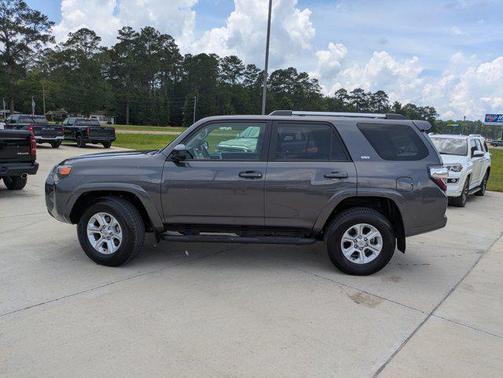 2023 Toyota 4Runner SR5