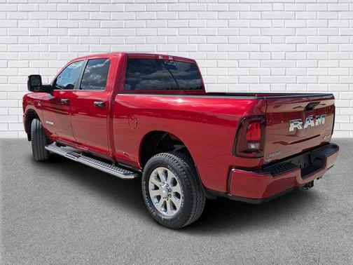 Molten Red Pearlcoat 2026 RAM 2500 Big Horn Crew Cab 4x4 6'4' Box