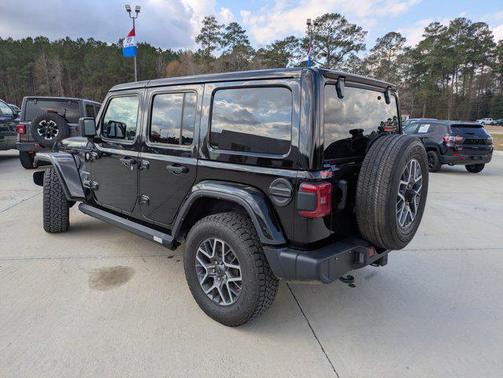 2024 Jeep Wrangler 4-Door Sahara 4x4
