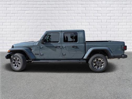2026 Jeep Gladiator Sahara 4x4