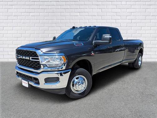 2024 RAM 3500 Tradesman Crew Cab 4x4 8' Box