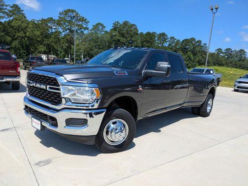 2024 RAM 3500 Tradesman Crew Cab 4x4 8' Box