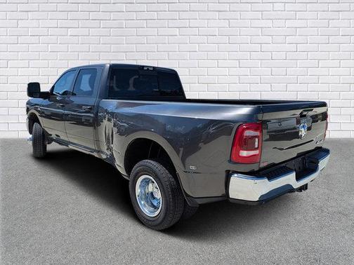 2024 RAM 3500 Tradesman Crew Cab 4x4 8' Box