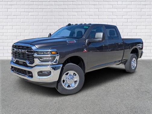 2025 RAM 2500 Tradesman Crew Cab 4x4 6'4' Box